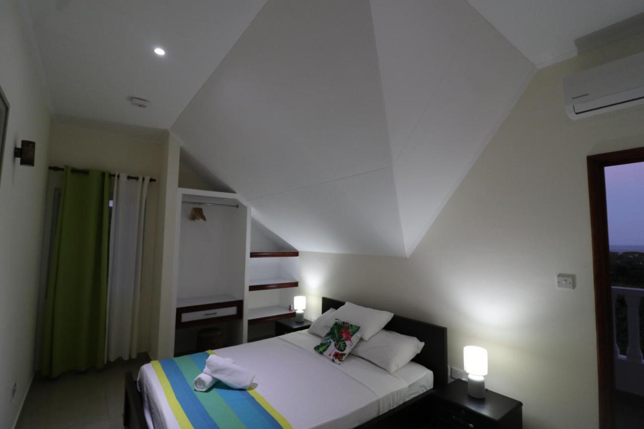 Le Ronce Villa อองซ์รอแยล ภายนอก รูปภาพ