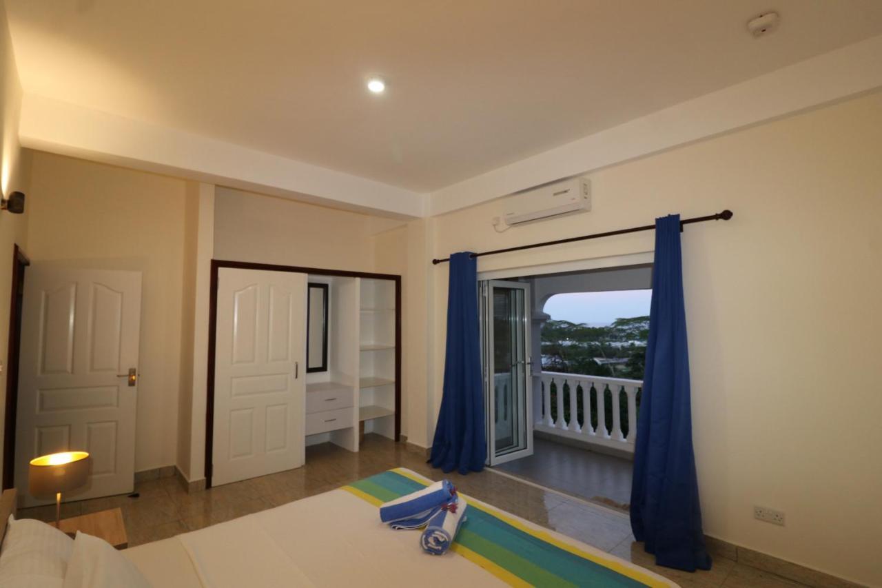 Le Ronce Villa อองซ์รอแยล ภายนอก รูปภาพ