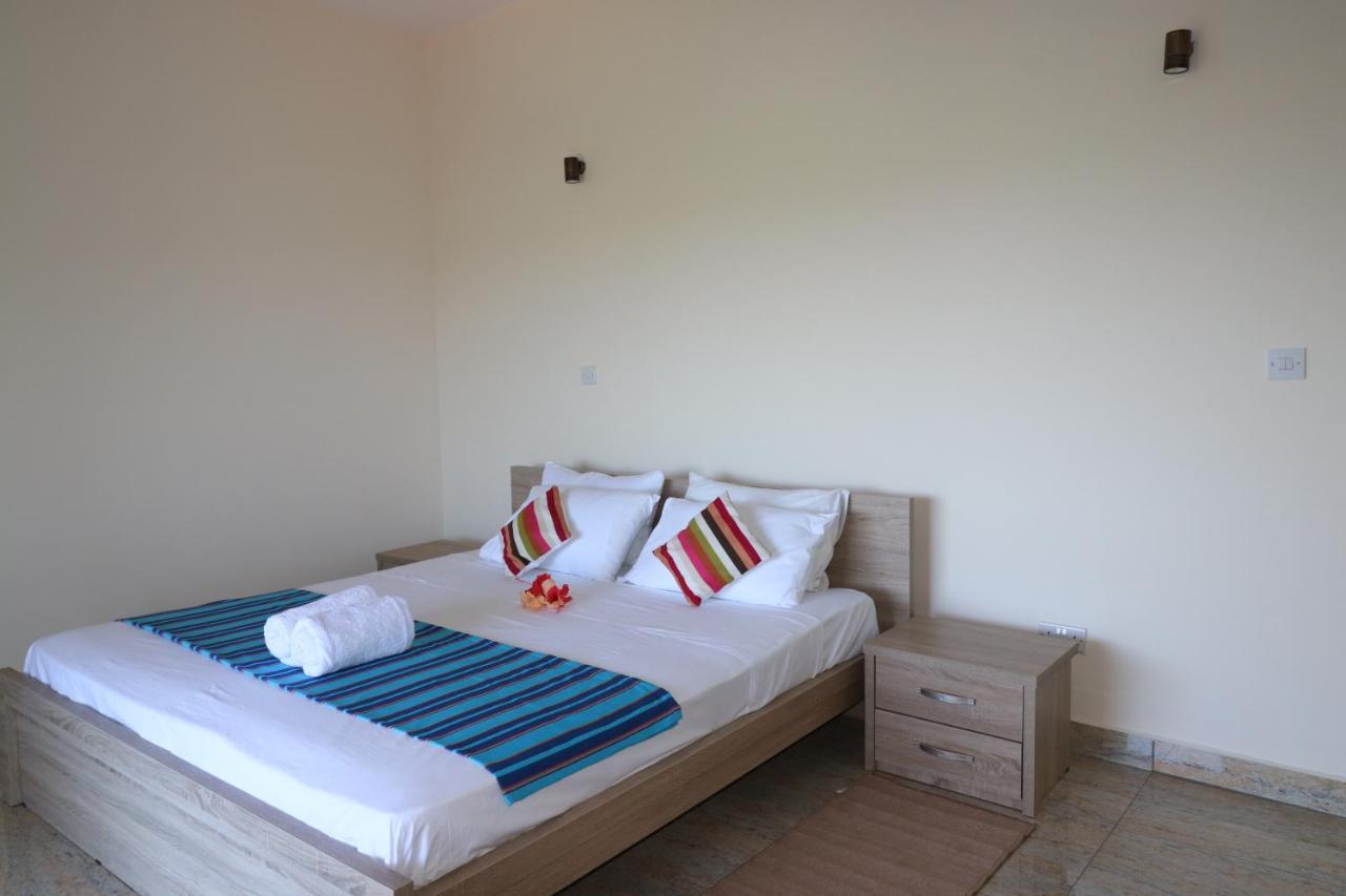 Le Ronce Villa อองซ์รอแยล ภายนอก รูปภาพ