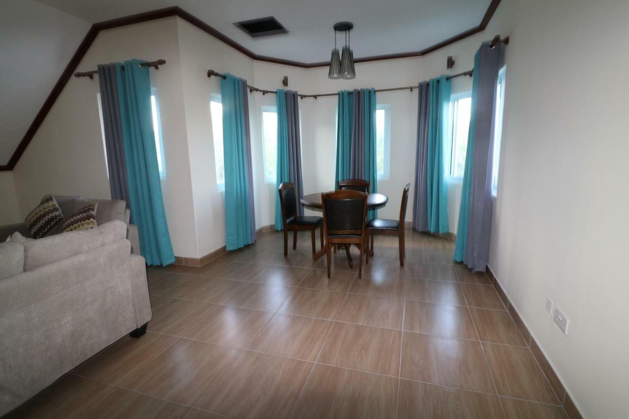 Le Ronce Villa อองซ์รอแยล ภายนอก รูปภาพ