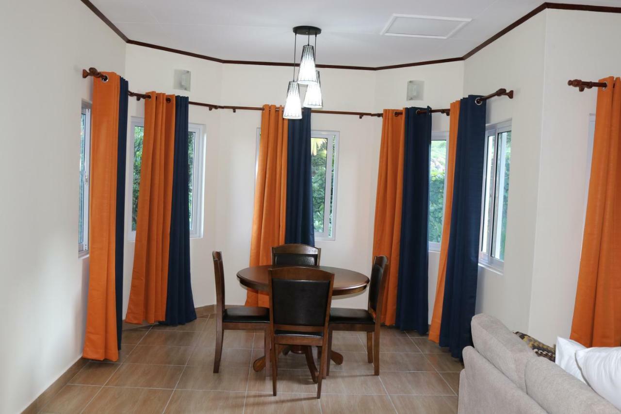 Le Ronce Villa อองซ์รอแยล ภายนอก รูปภาพ