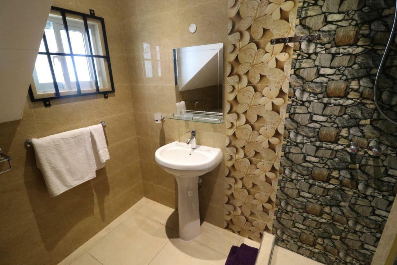 Le Ronce Villa อองซ์รอแยล ภายนอก รูปภาพ